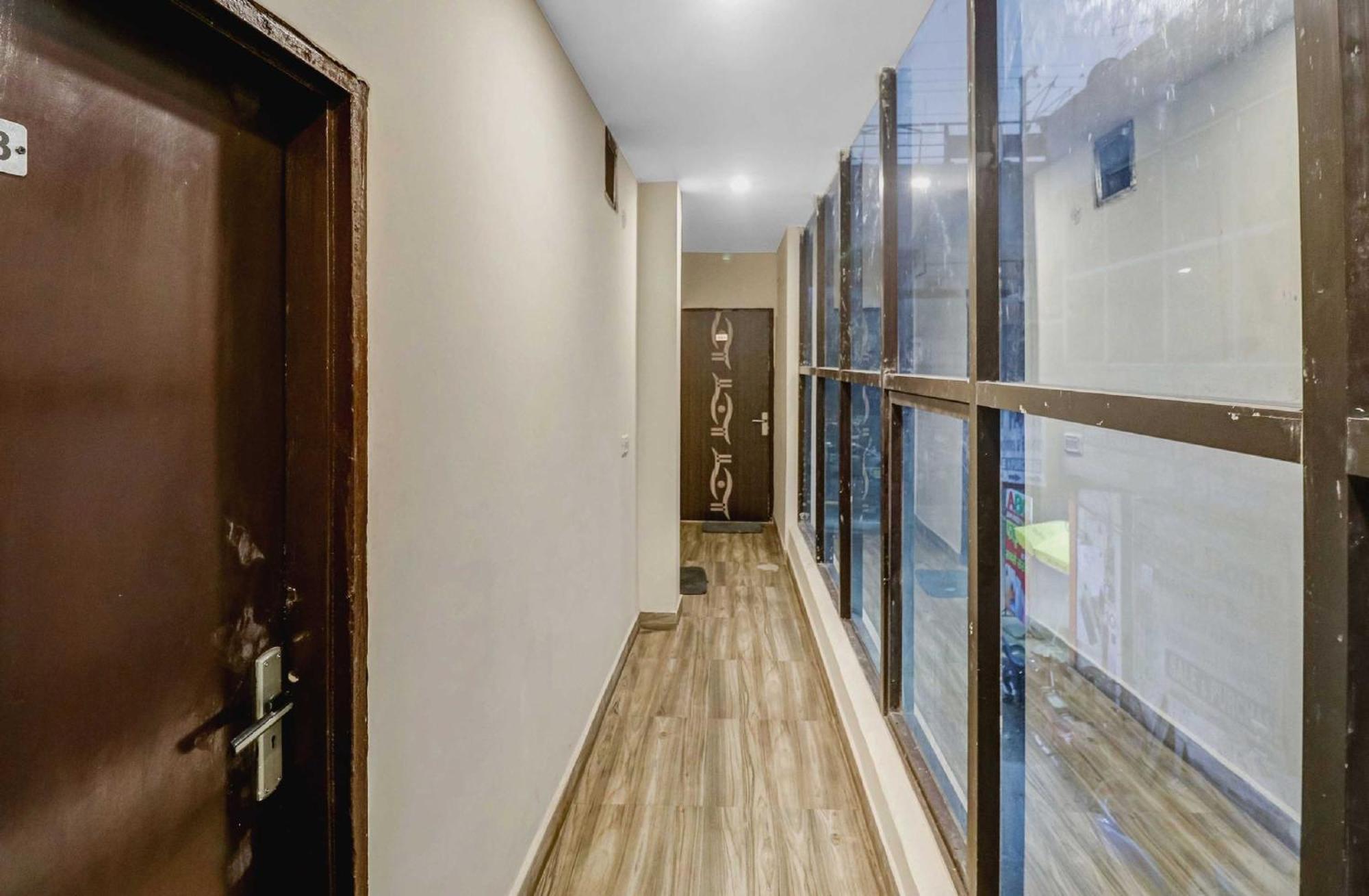 Super Capital O Moody Inn Дели Экстерьер фото
