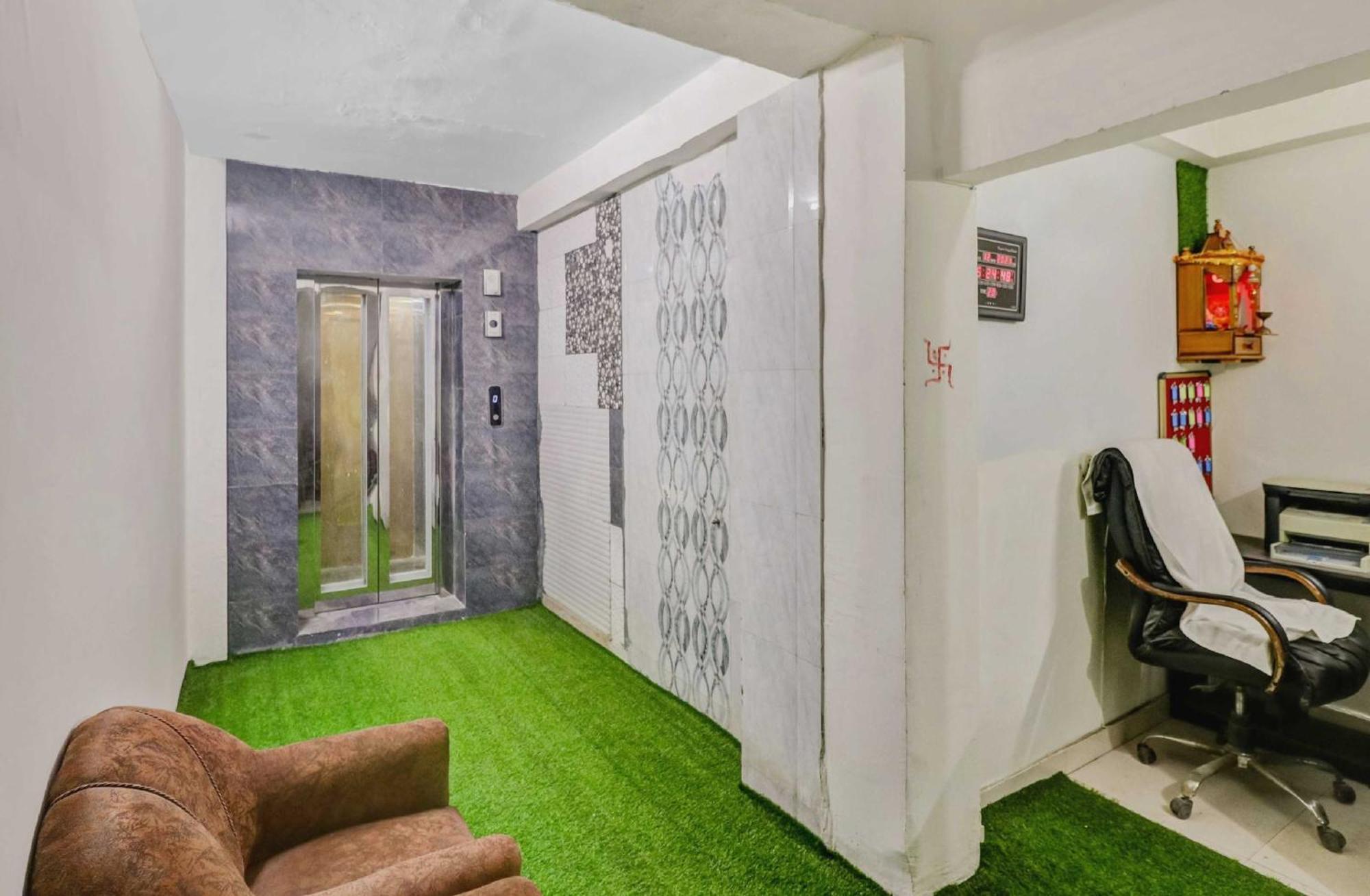 Super Capital O Moody Inn Дели Экстерьер фото