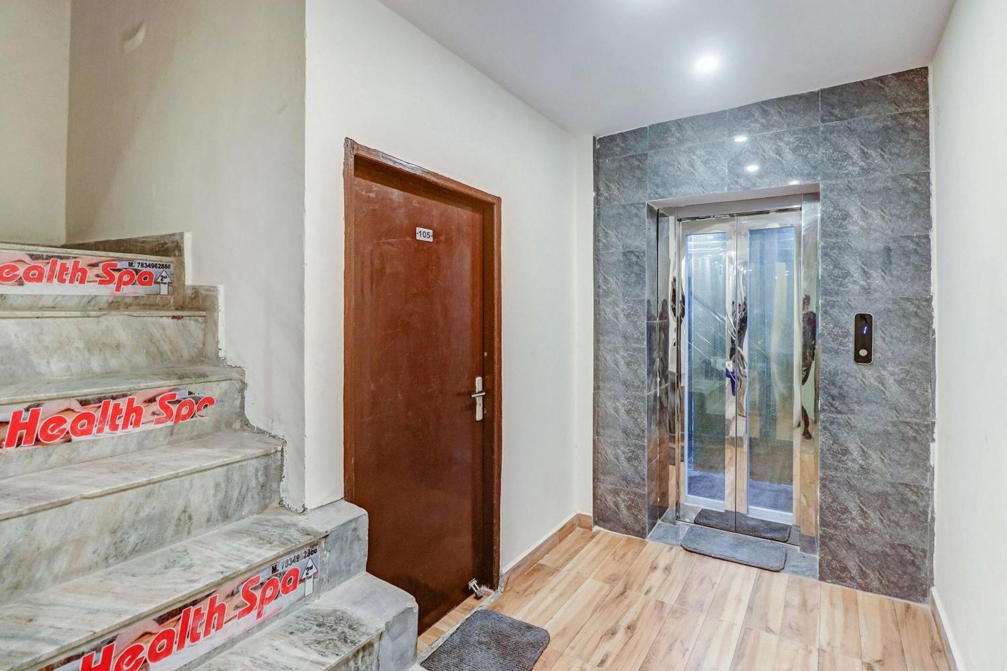 Super Capital O Moody Inn Дели Экстерьер фото