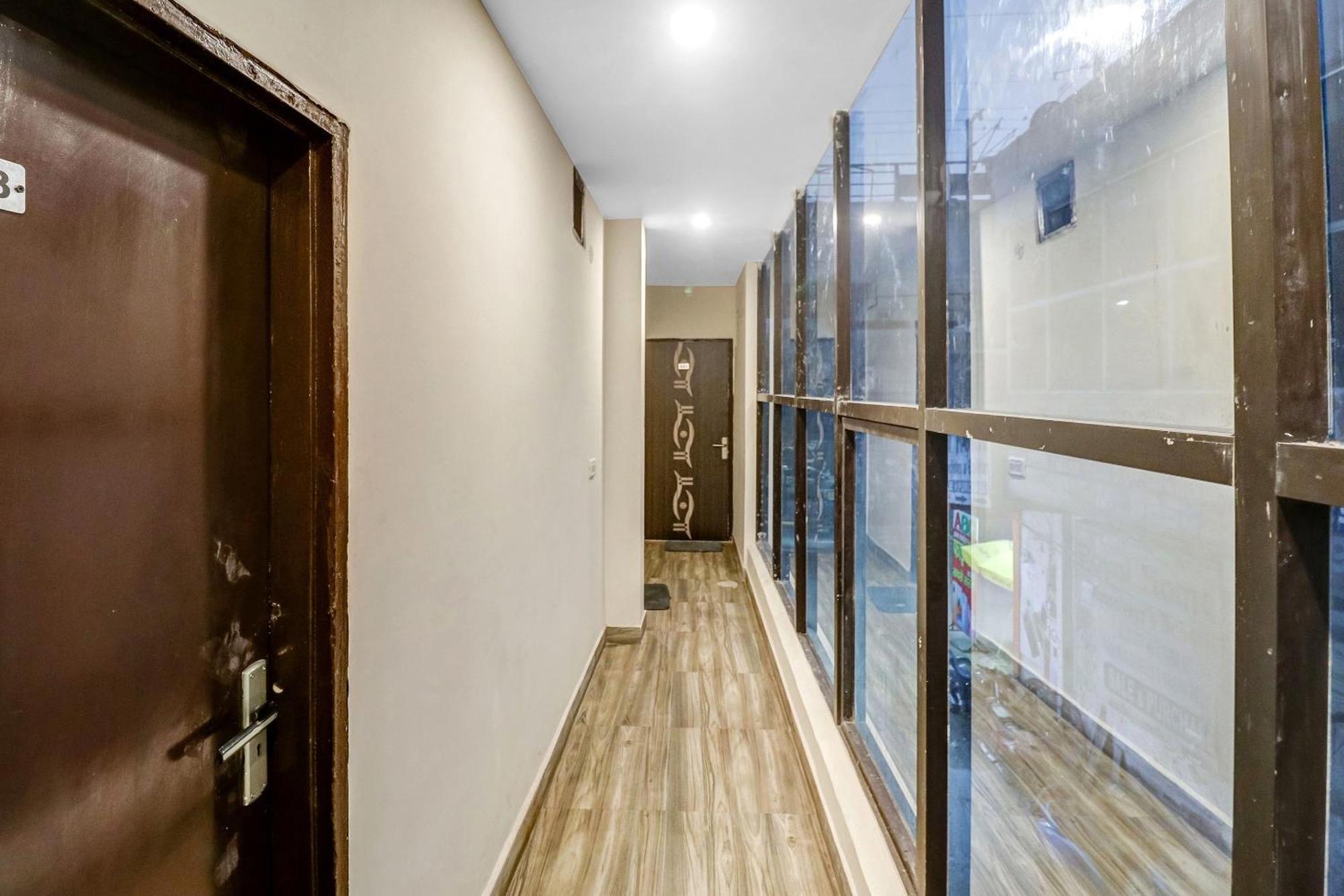 Super Capital O Moody Inn Дели Экстерьер фото