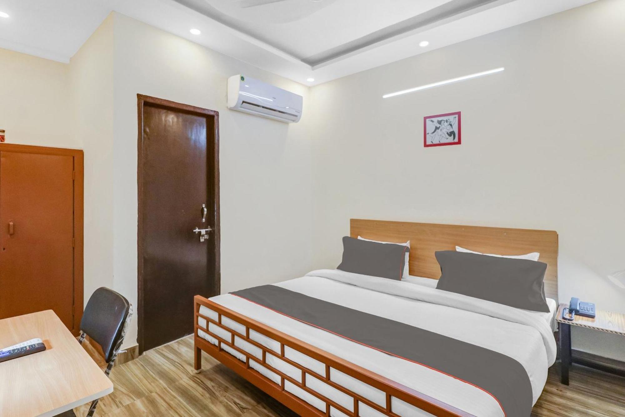 Super Capital O Moody Inn Дели Экстерьер фото